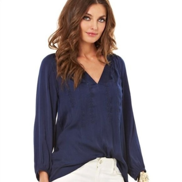 LILLY Pulitzer Hollis Embroidered Top Navy Satin Size XS - Picture 1 of 10